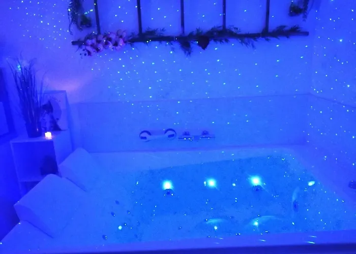 Le 1965 Double Balneo, Confort Et Romantique דירה